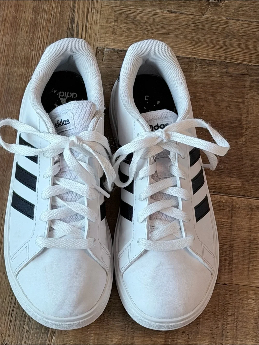 Adidas Grand Court 2.0 Sneakers. Kid’s Sz.3.5 Black | White | Preppy | Classic